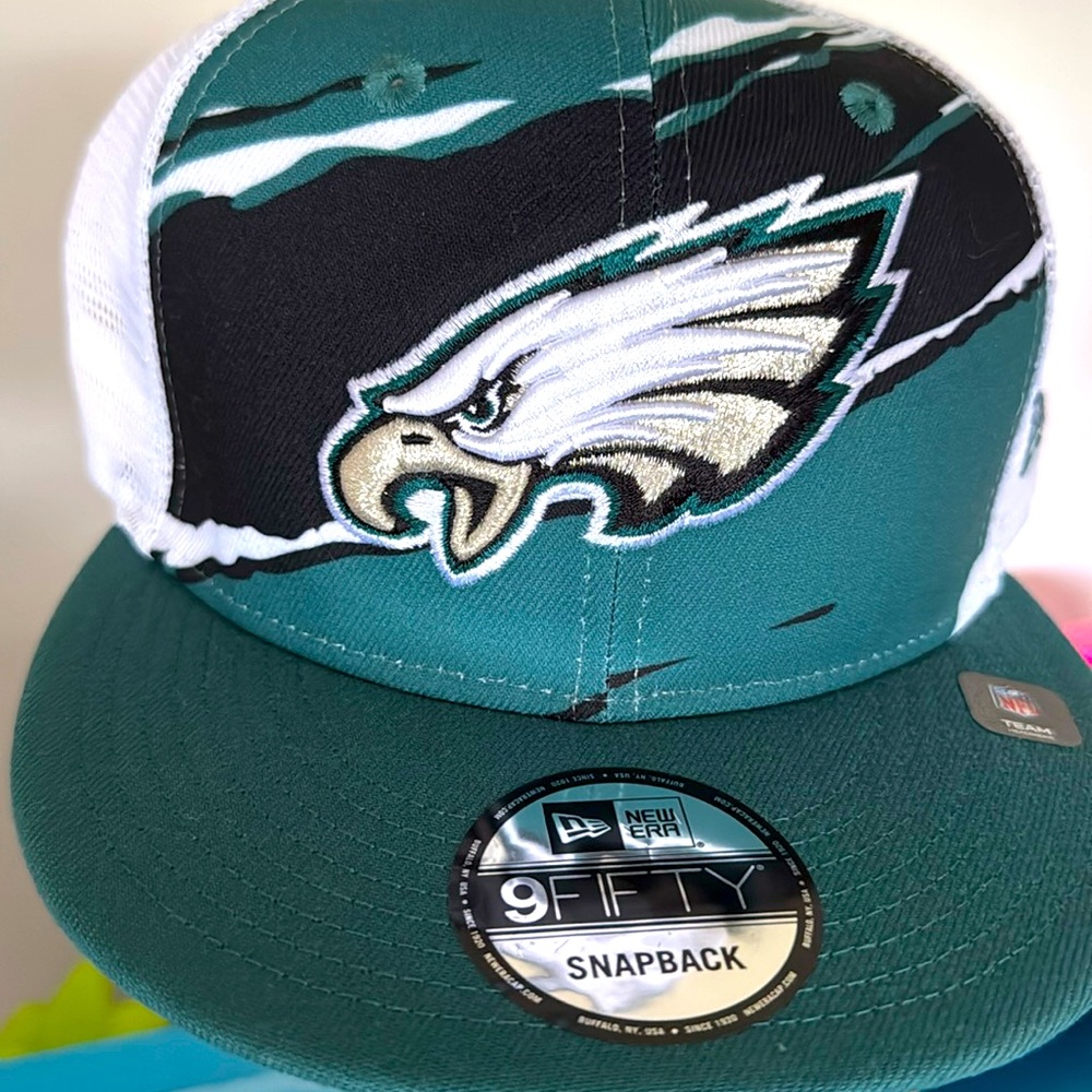 EAGLES 🦅 NEW ERA FITTED